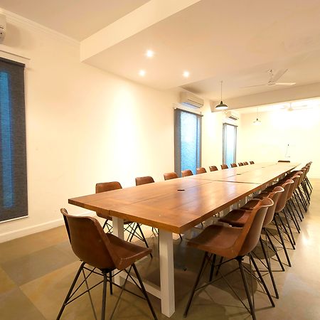 Bloom Boutique L Signature Towers Гургаон Екстериор снимка