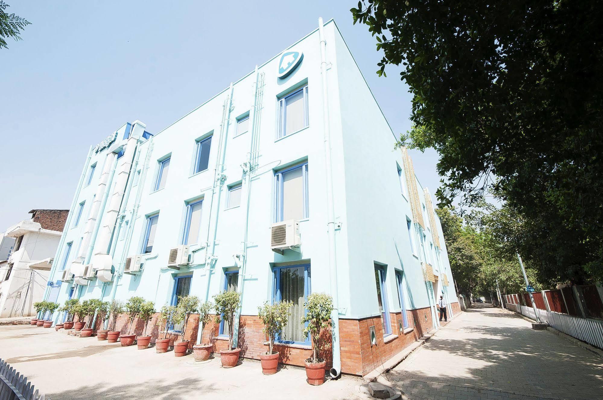 Bloom Boutique L Signature Towers Гургаон Екстериор снимка