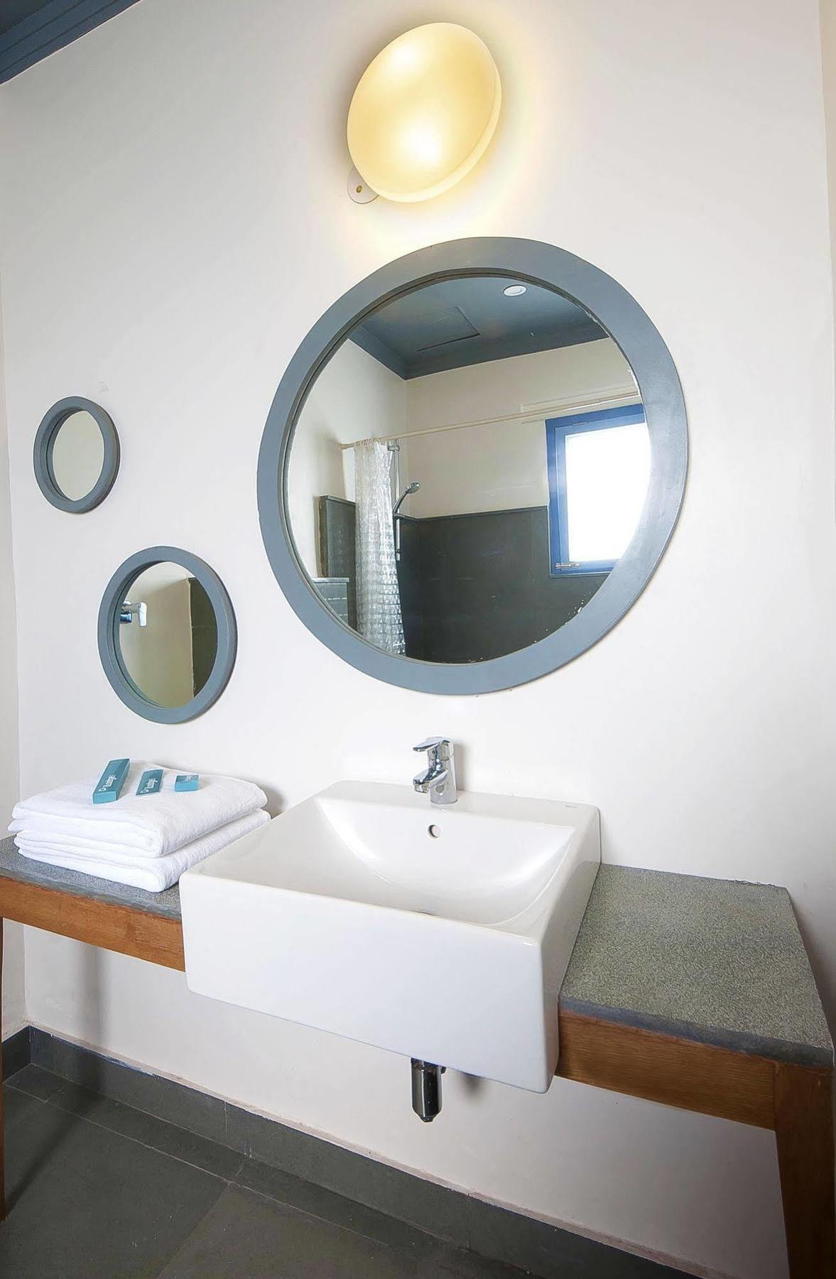Bloom Boutique L Signature Towers Гургаон Екстериор снимка